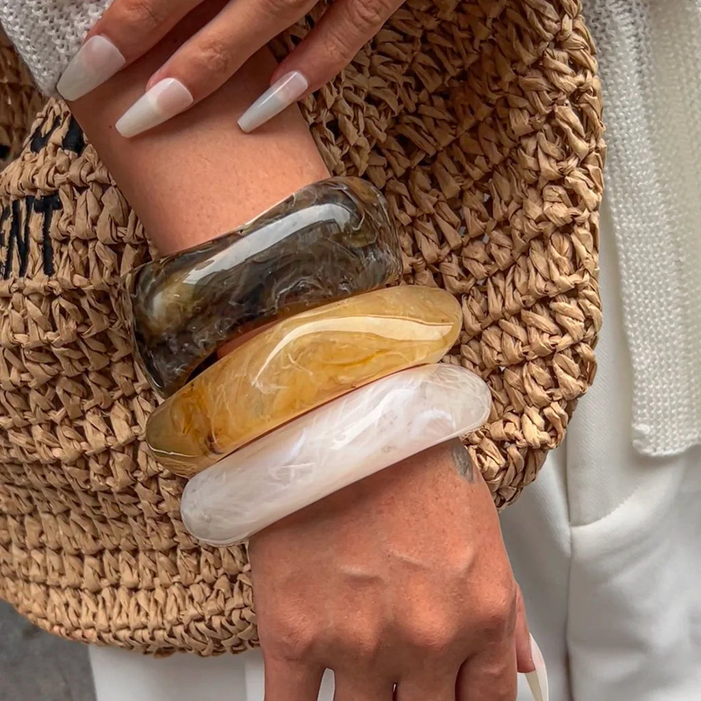 Bracelet Large en Résine – Style Géométrique