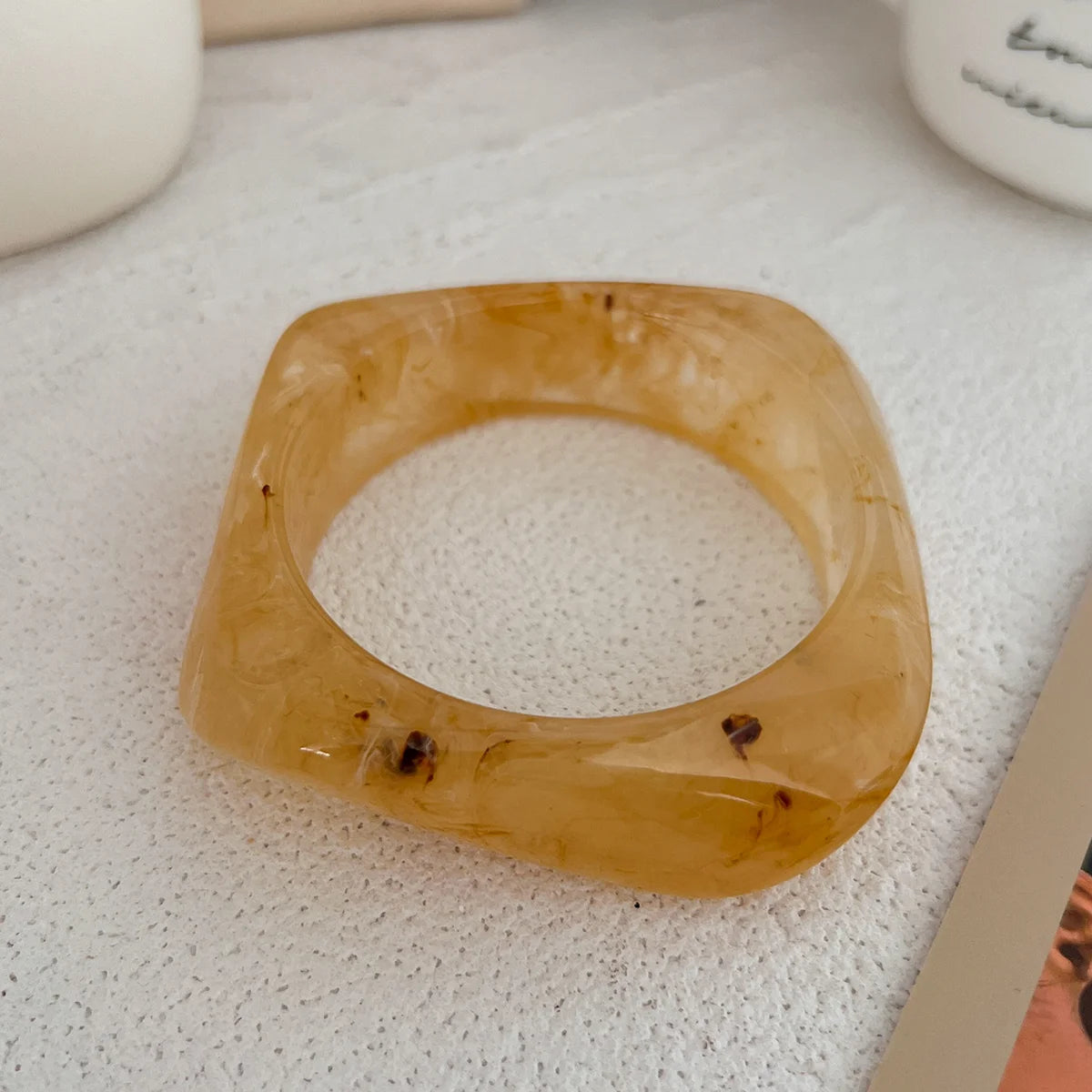 Bracelet Large en Résine – Style Géométrique
